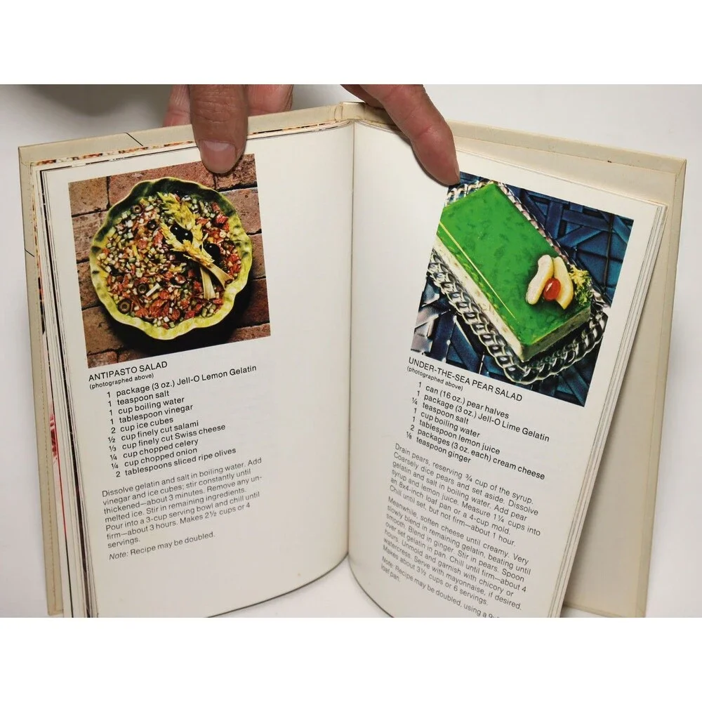 THE NEW JOYS OF JELLO Recipe Book Gelatin Dessert Hardback Cooking Vintage 1974